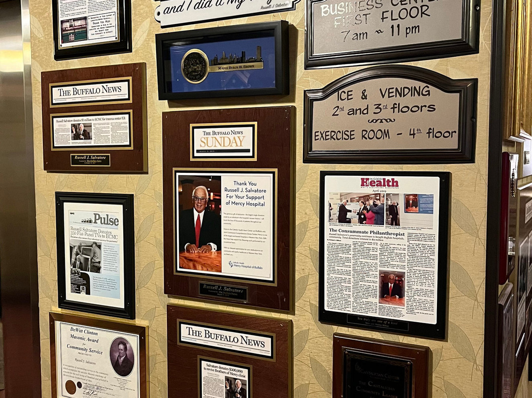 萨尔瓦托大酒店主图