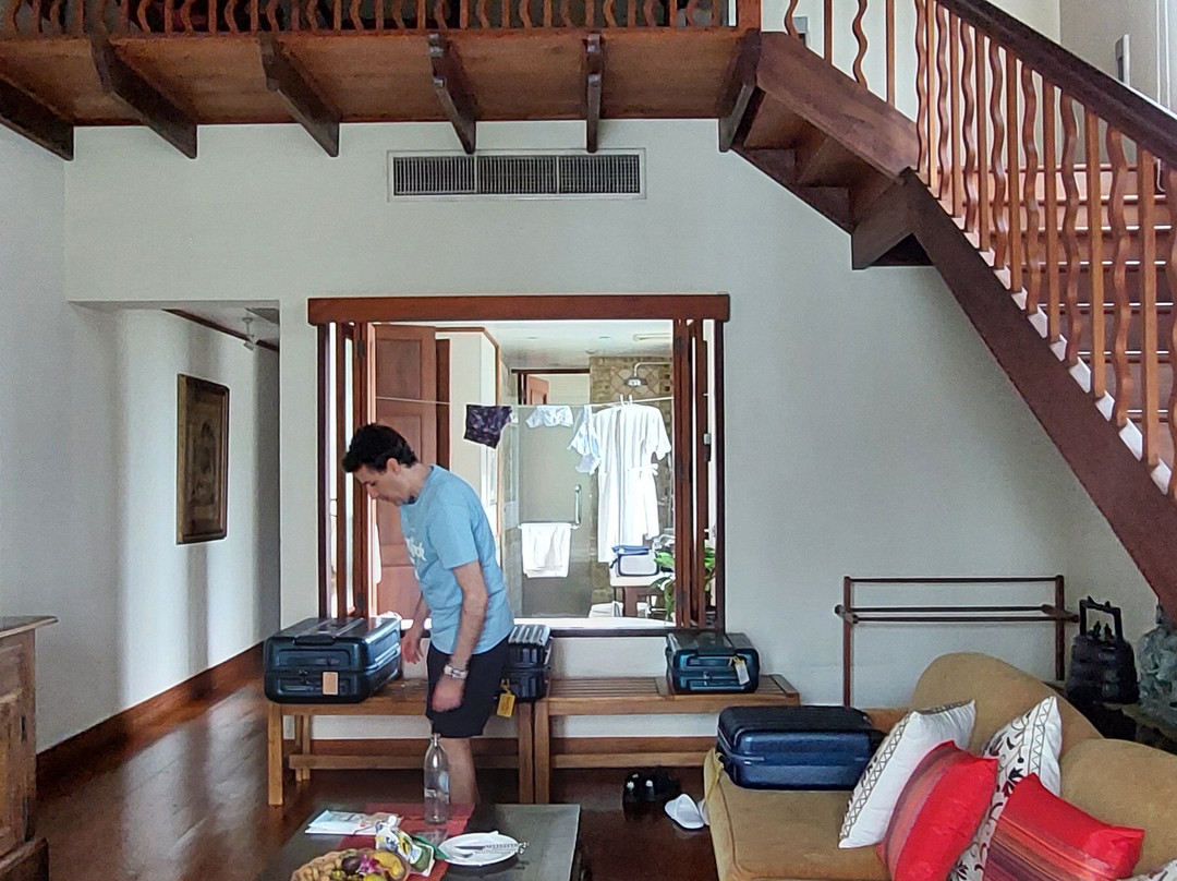 奥里亚索维利亚酒店主图