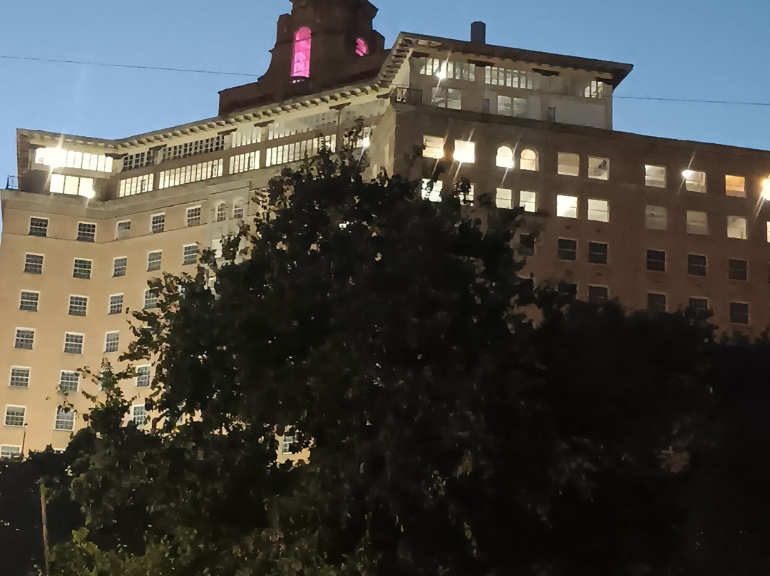 The Baker Hotel Ghost Walk-矿泉井城必去景点