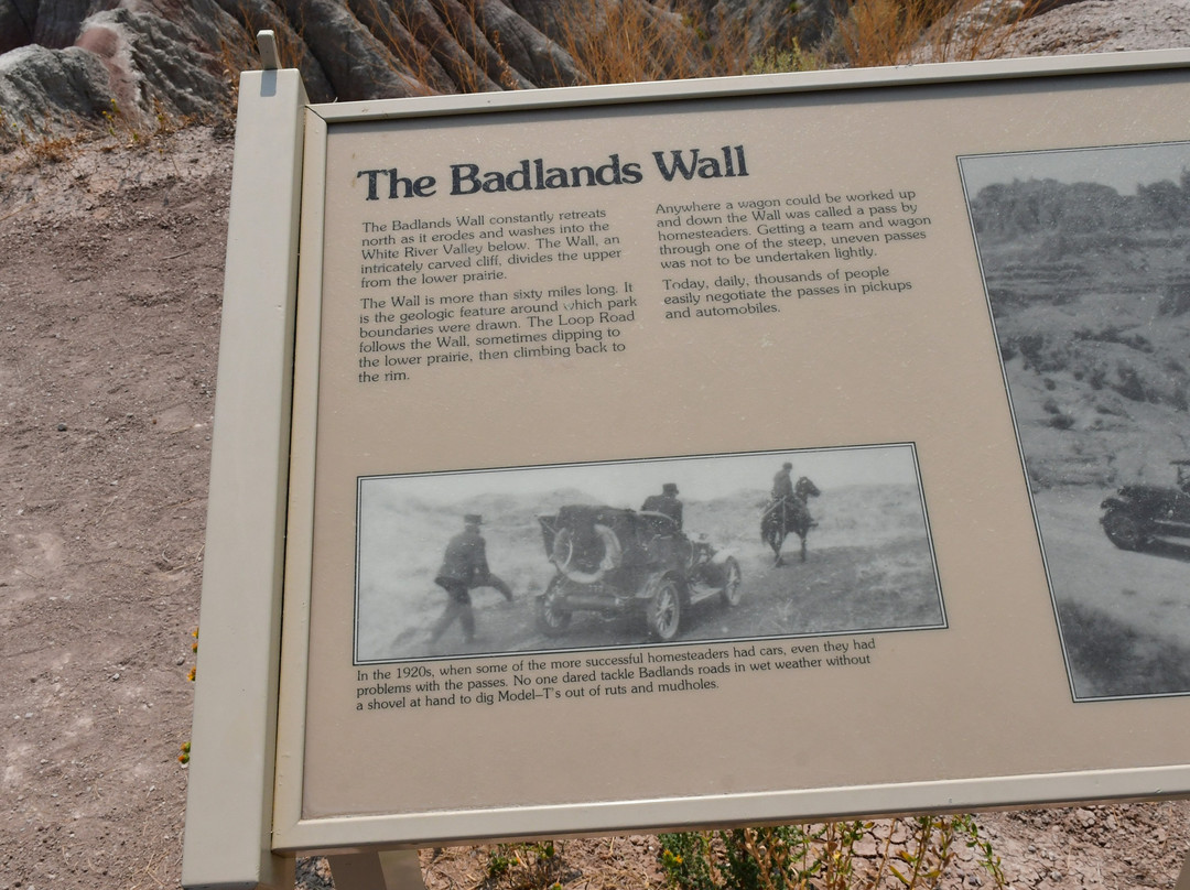 Big Badlands Overlook景点图片