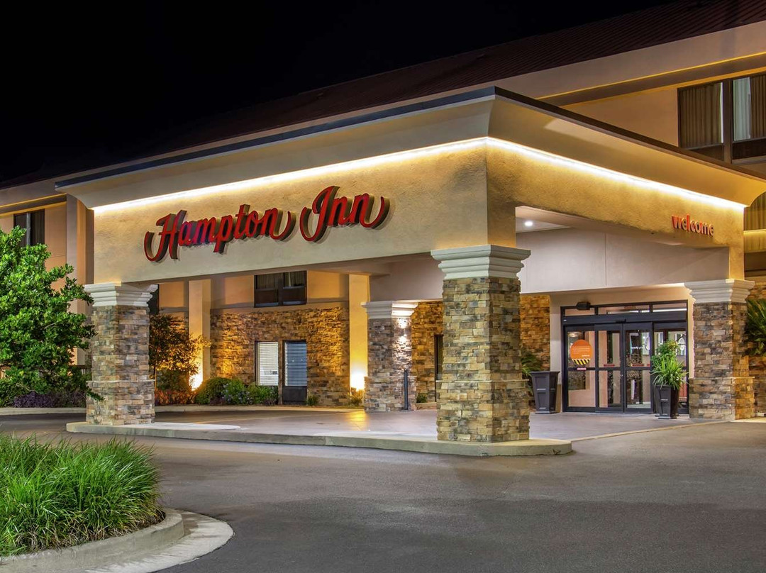 Adel酒店住宿-阿德尔希尔顿恒庭酒店