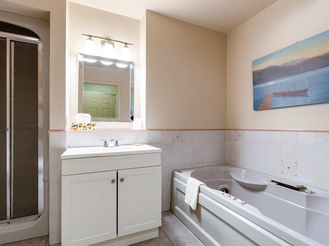 Log Cabin Inn - Accommodations主图