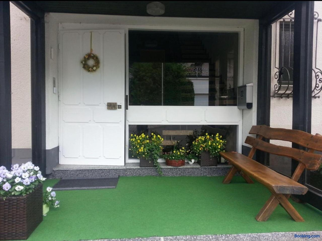 Ferienwohnung & Zimmer