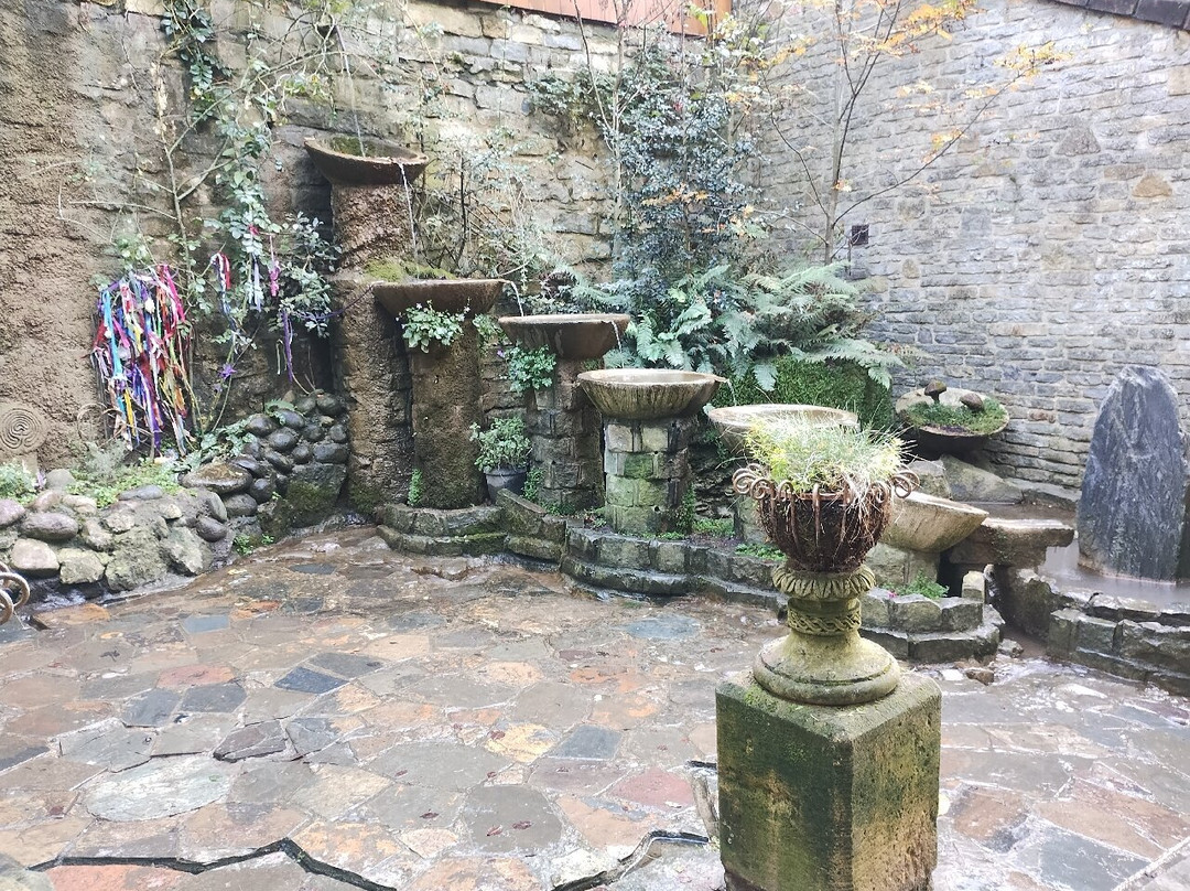 White Spring Well & Temple景点图片