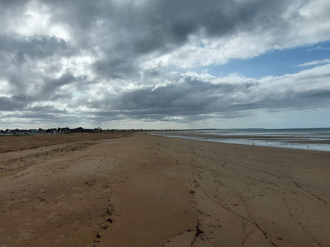 Ouistreham Beach景点图片