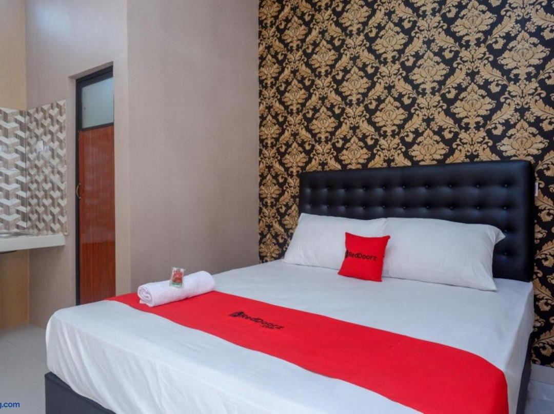 RedDoorz Syariah near Stasiun Gumilir Cilacap