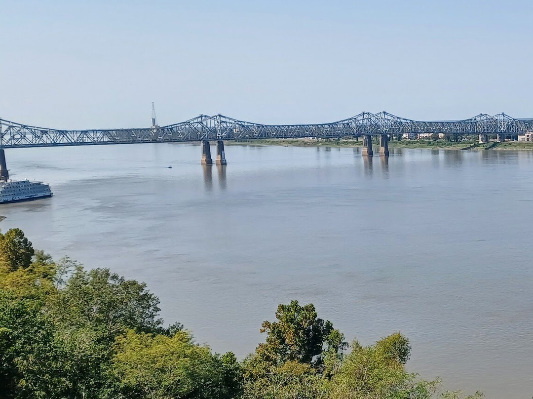 Natchez Bluffs and Under-the-Hill Historic District景点图片