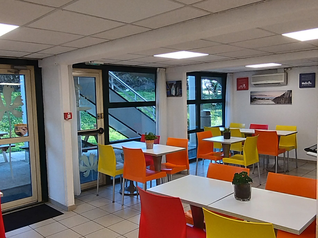 南拉罗谢尔 - 安格林斯普瑞米尔经典酒店主图