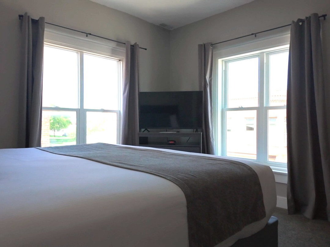 The Continental Hotel主图