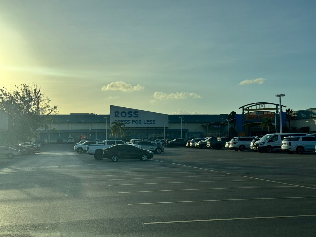 Agana Shopping Center-阿加尼亚必去景点