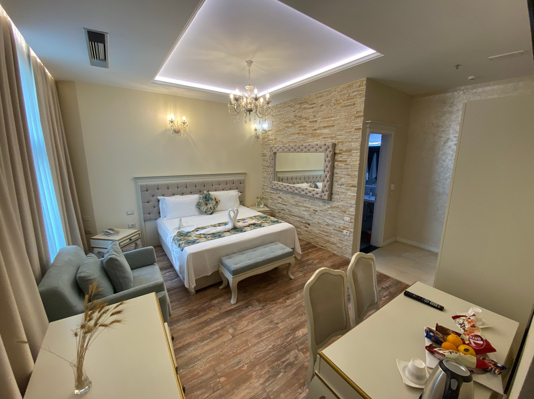The Red Bricks Hotel主图