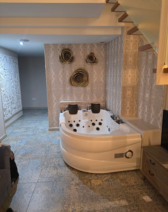 阿德阿尔巴精品水疗酒店主图