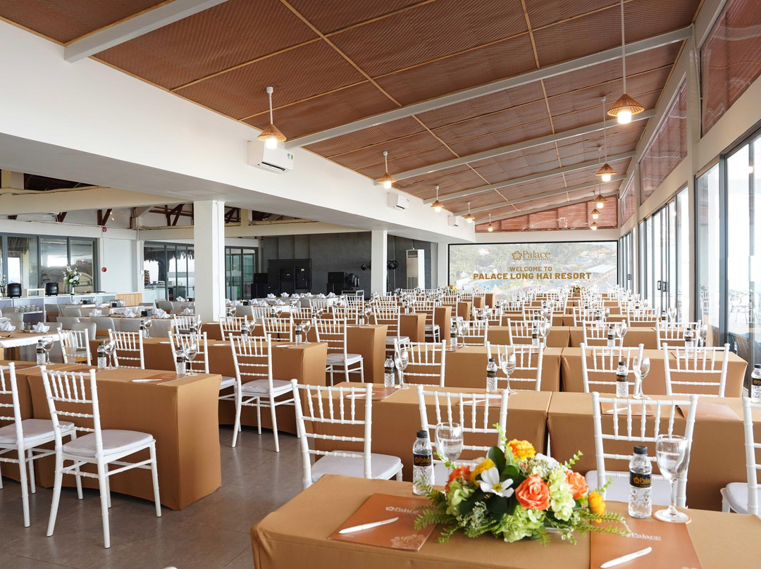 隆海海滩宫殿度假酒店主图