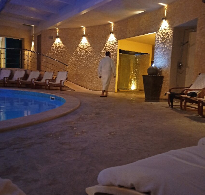 伊尔拜优黎莱斯天然温泉酒店主图