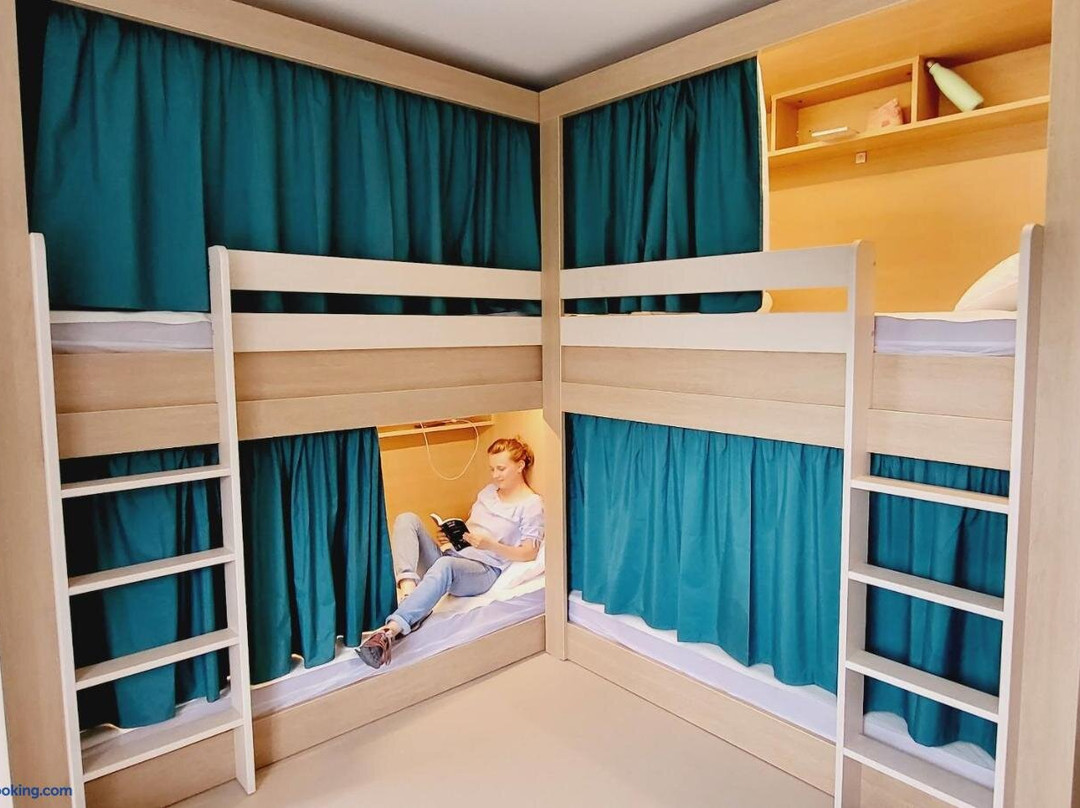 L'Etape Du Mont, Family Hostel