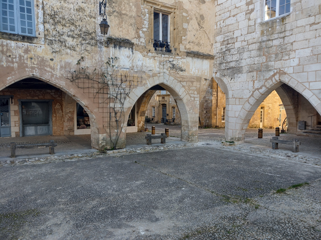Place des Cornieres, Monpazier景点图片
