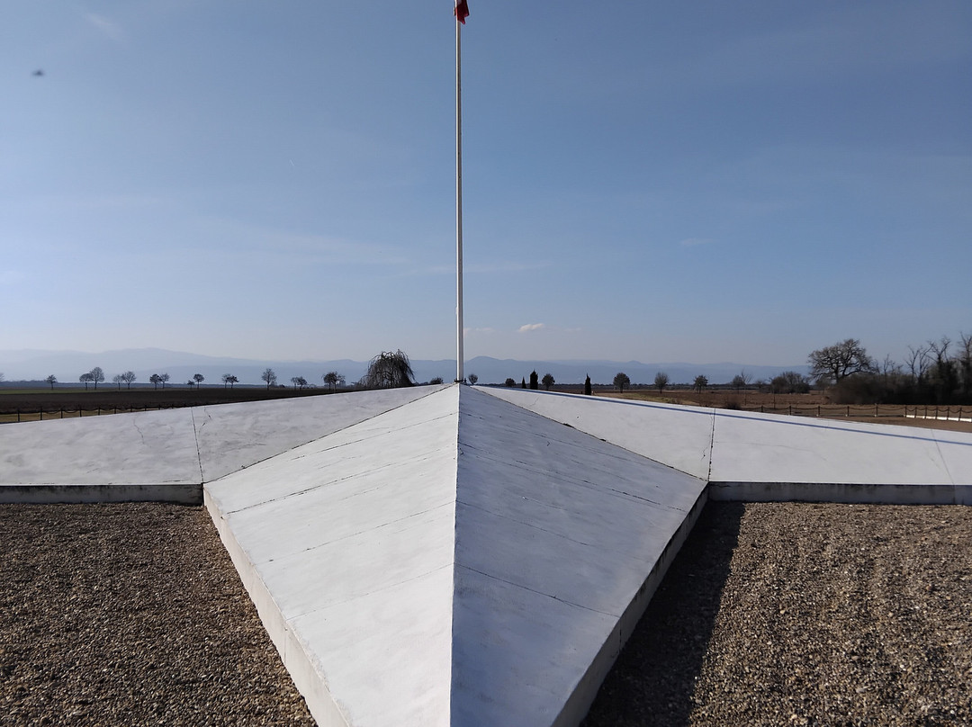 Mémorial Edmond Marin La Meslée景点图片