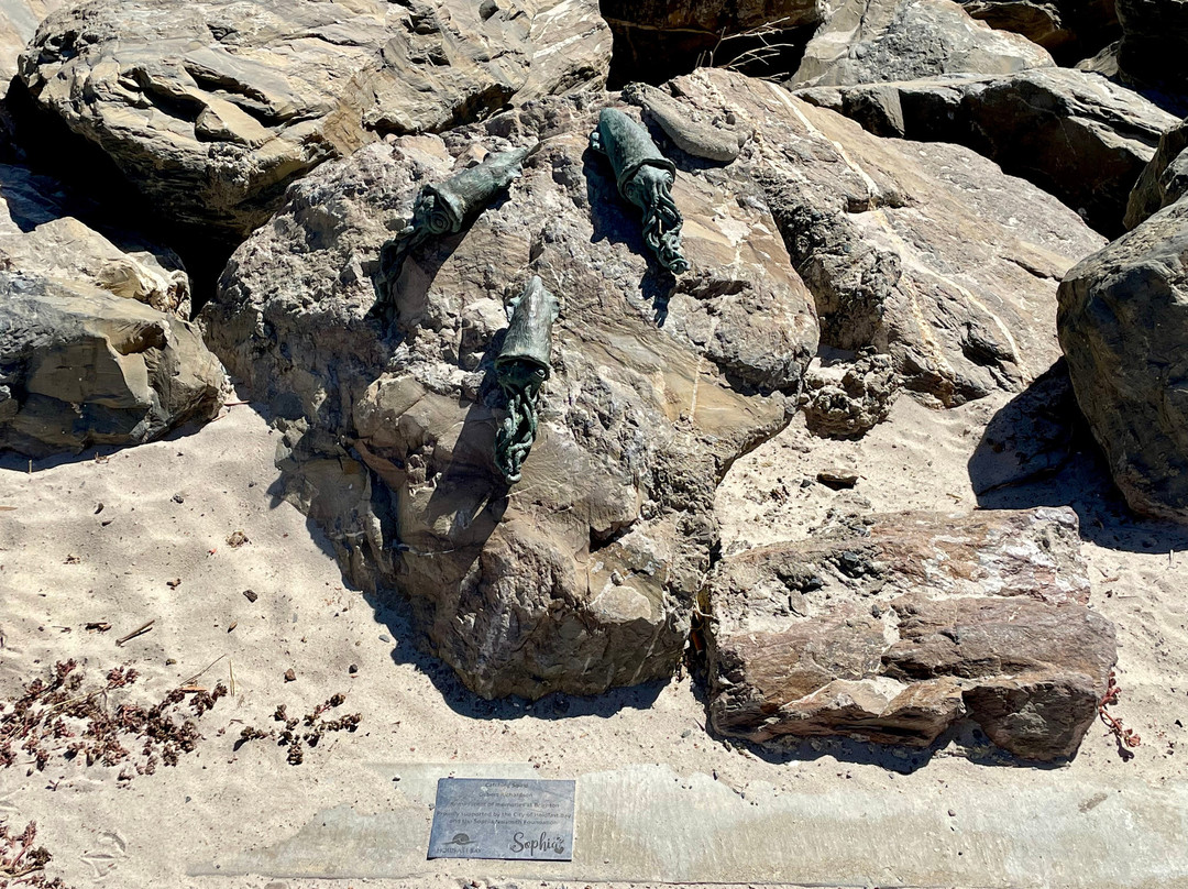 Catching Squid Sculpture-布莱顿必去景点