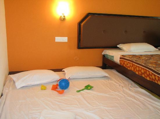 St. James Court Beach Resort主图