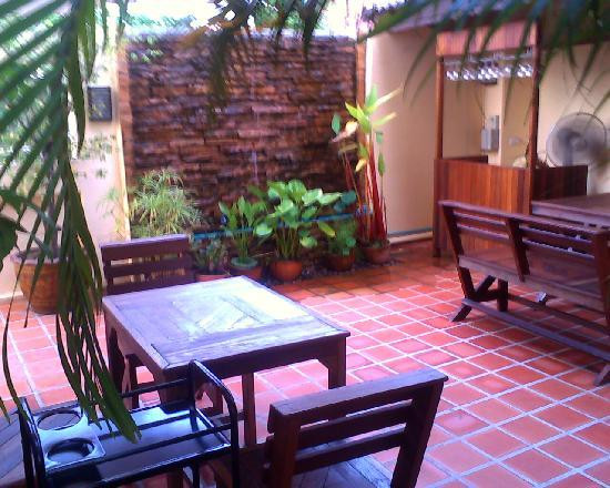 Nan's Hotel主图