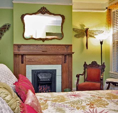 Asheville Seasons Bed and Breakfast主图