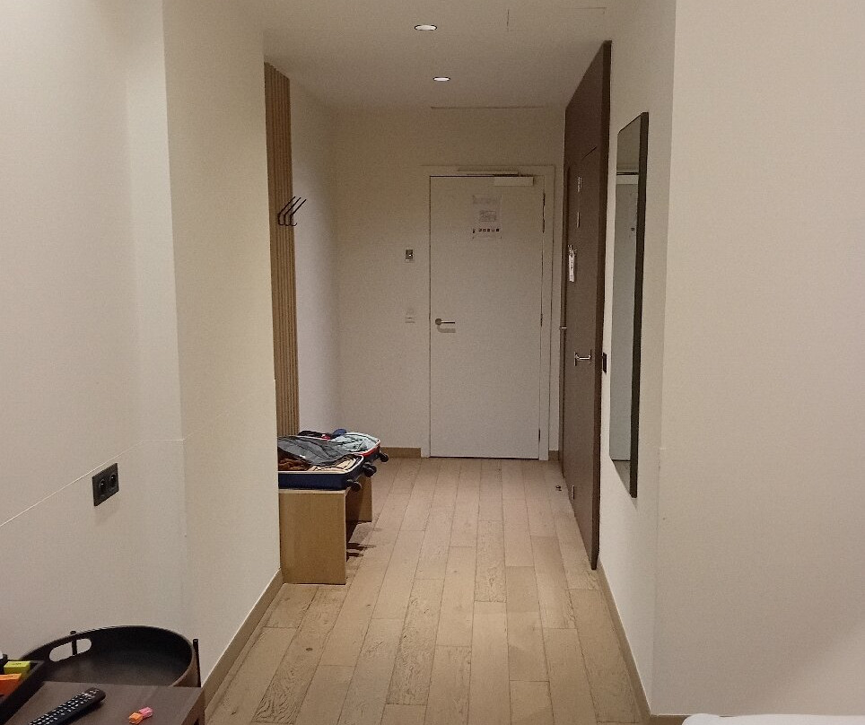 斯特岩酒店主图