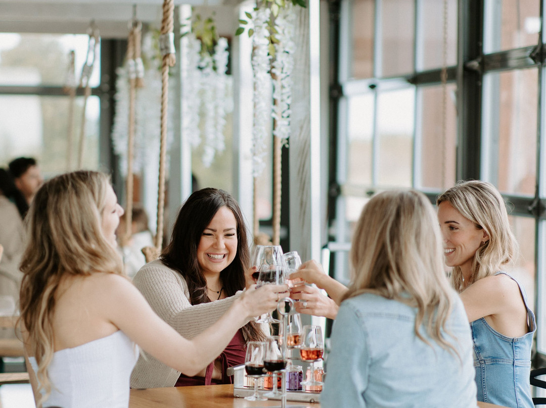 Shale Ridge Estate Winery, Cidery, & Nordic Spa-Thedford必去景点