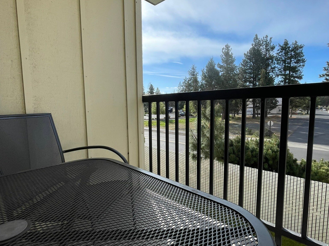 Sisters Inn and Suites主图