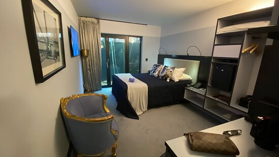 斯派瑟斯巴尔弗酒店主图