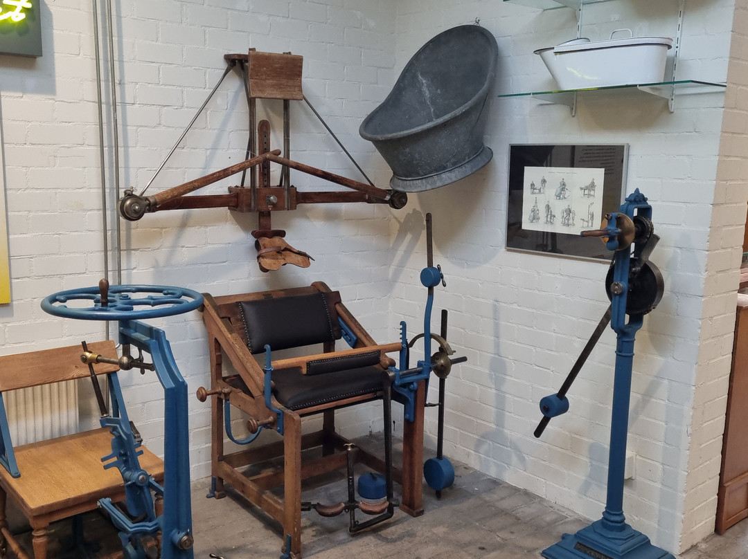 Museum De Dorpsdokter-希尔法伦贝克必去景点