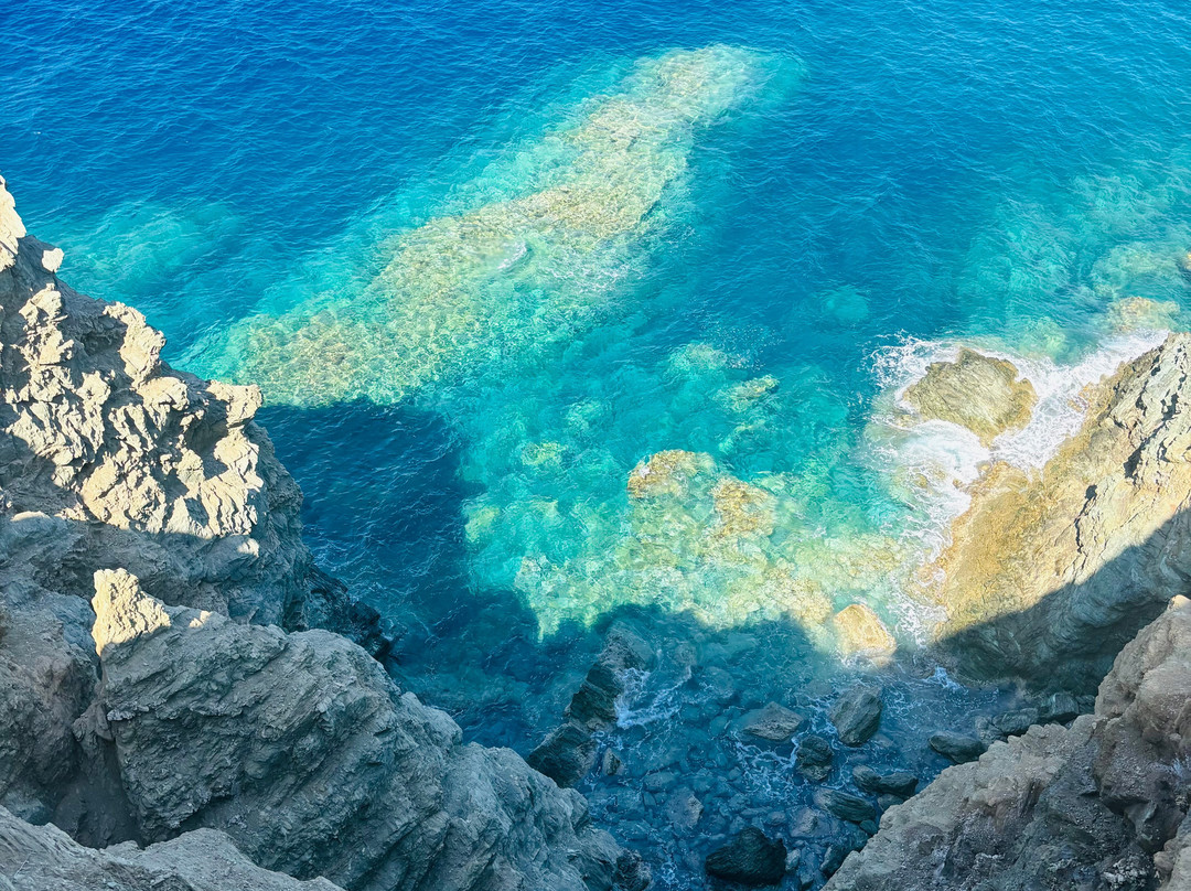 Acro Suites A Wellbeing Resort主图