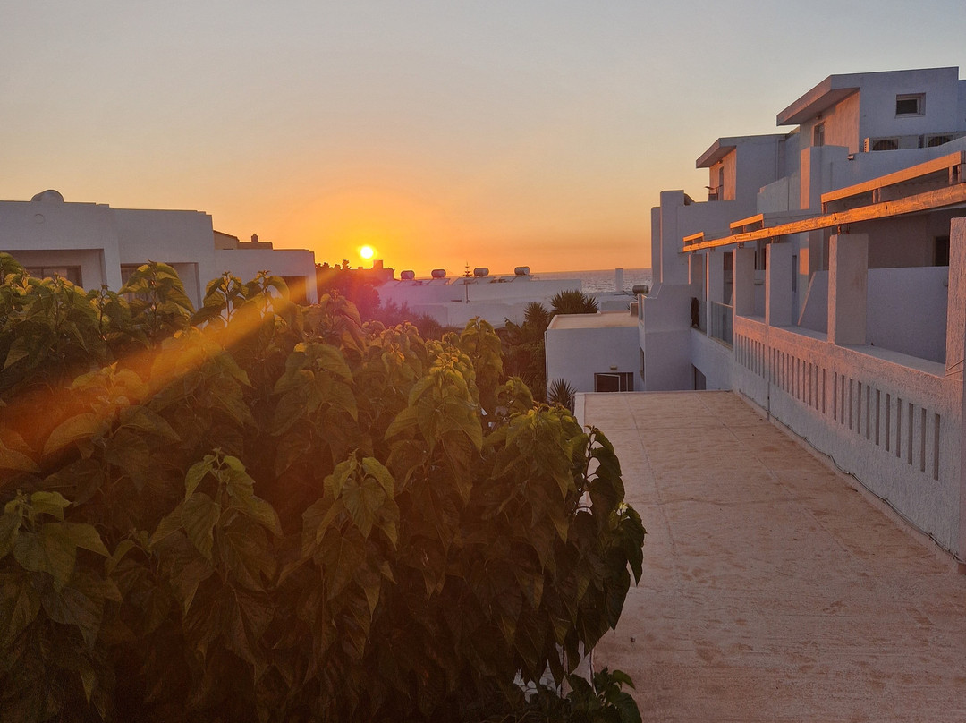 Maritimo Beach Hotel主图
