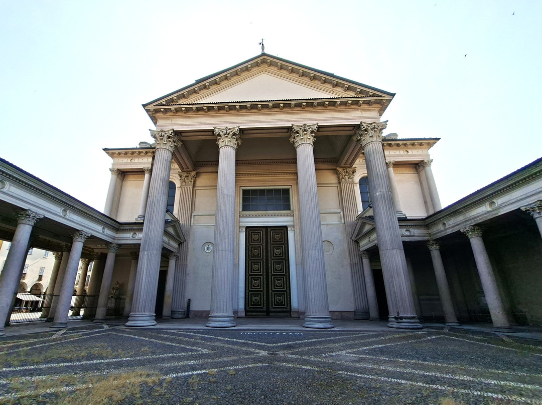Cattedrale di Santa Maria Assunta-诺瓦拉必去景点