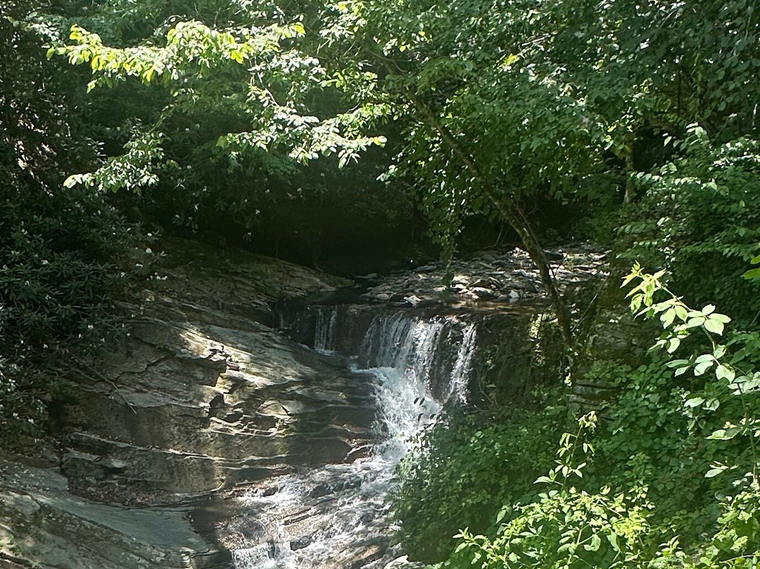 Catawba Falls-Old Fort必去景点