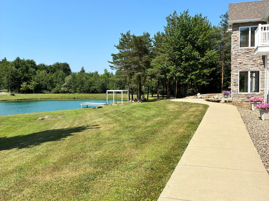 River Spring Lodge主图