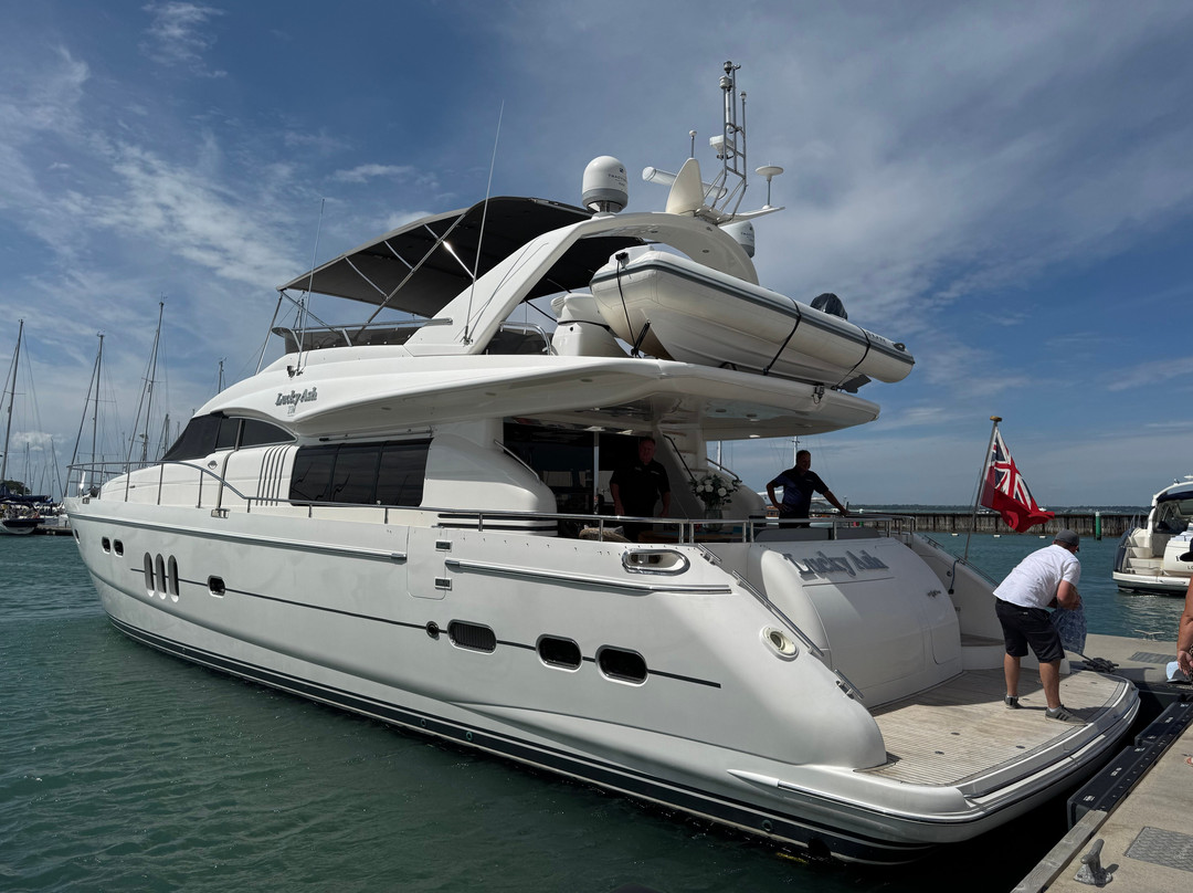 Solent Super Yacht Charters - Day Tours-Swanwick必去景点