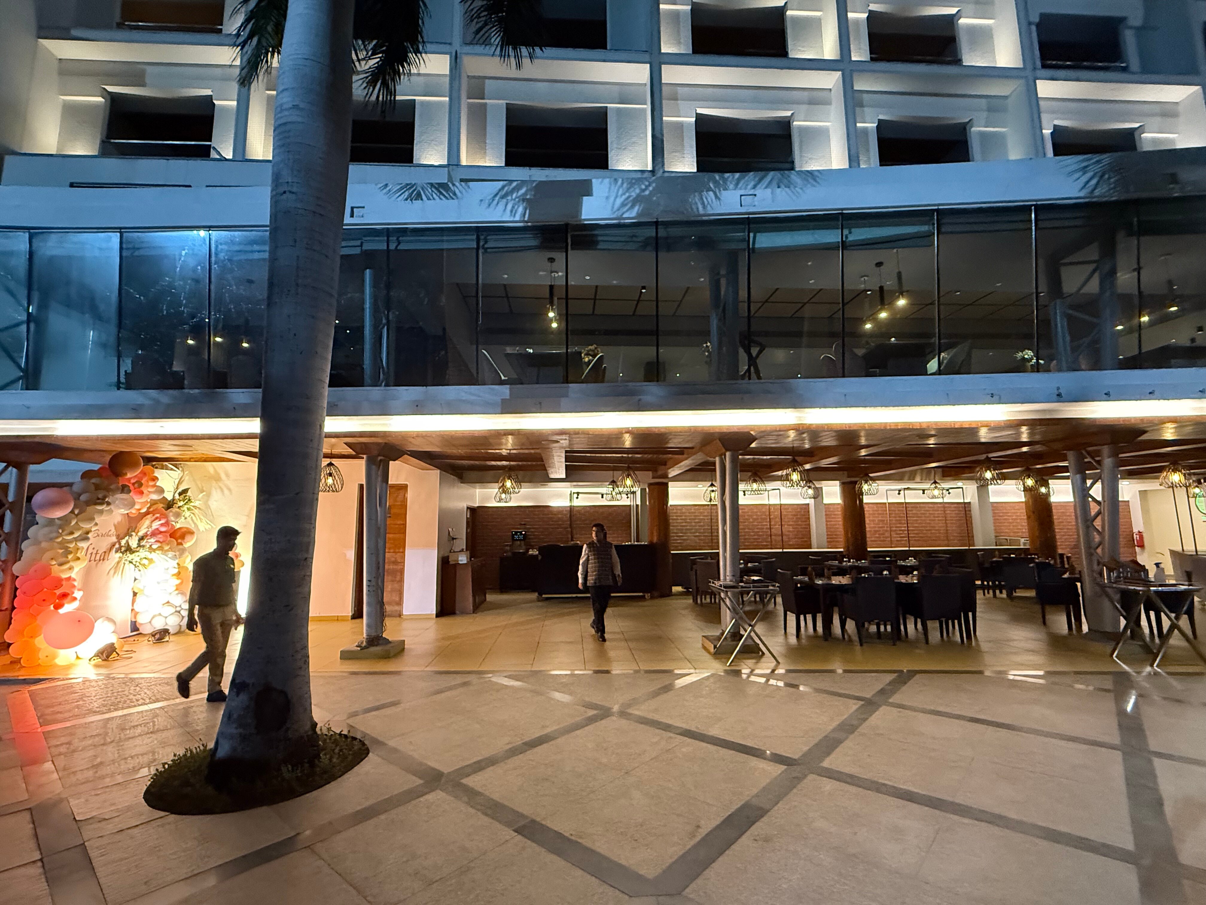Seasons Hotel-官方
