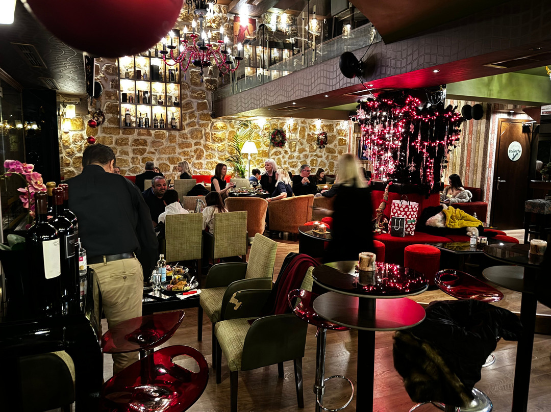 Living Room Cafe Bar