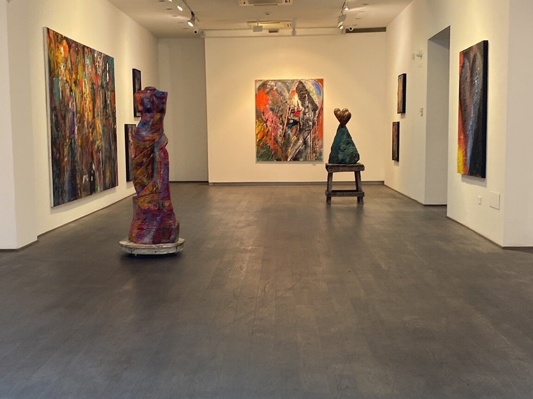 PIAZZA STATUTO-彼得拉桑塔必去景点