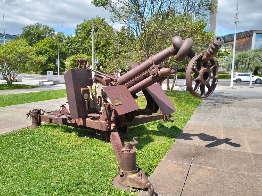 破椅子纪念碑-日内瓦必去景点