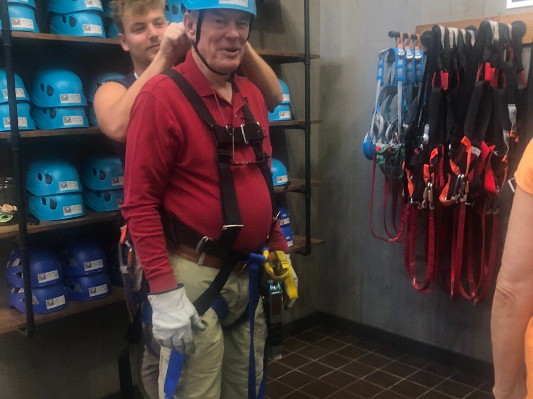 Upstate Zipline-Sunset必去景点