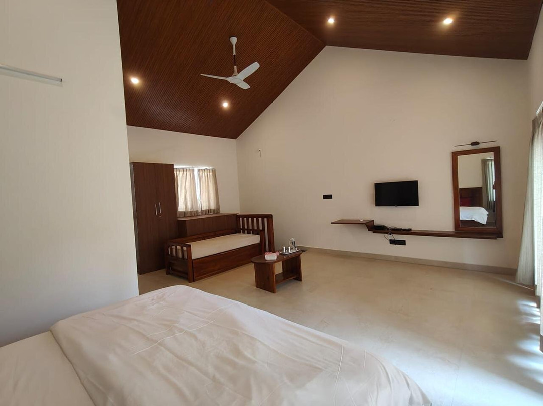 Chola Lakeview Stay Inn主图