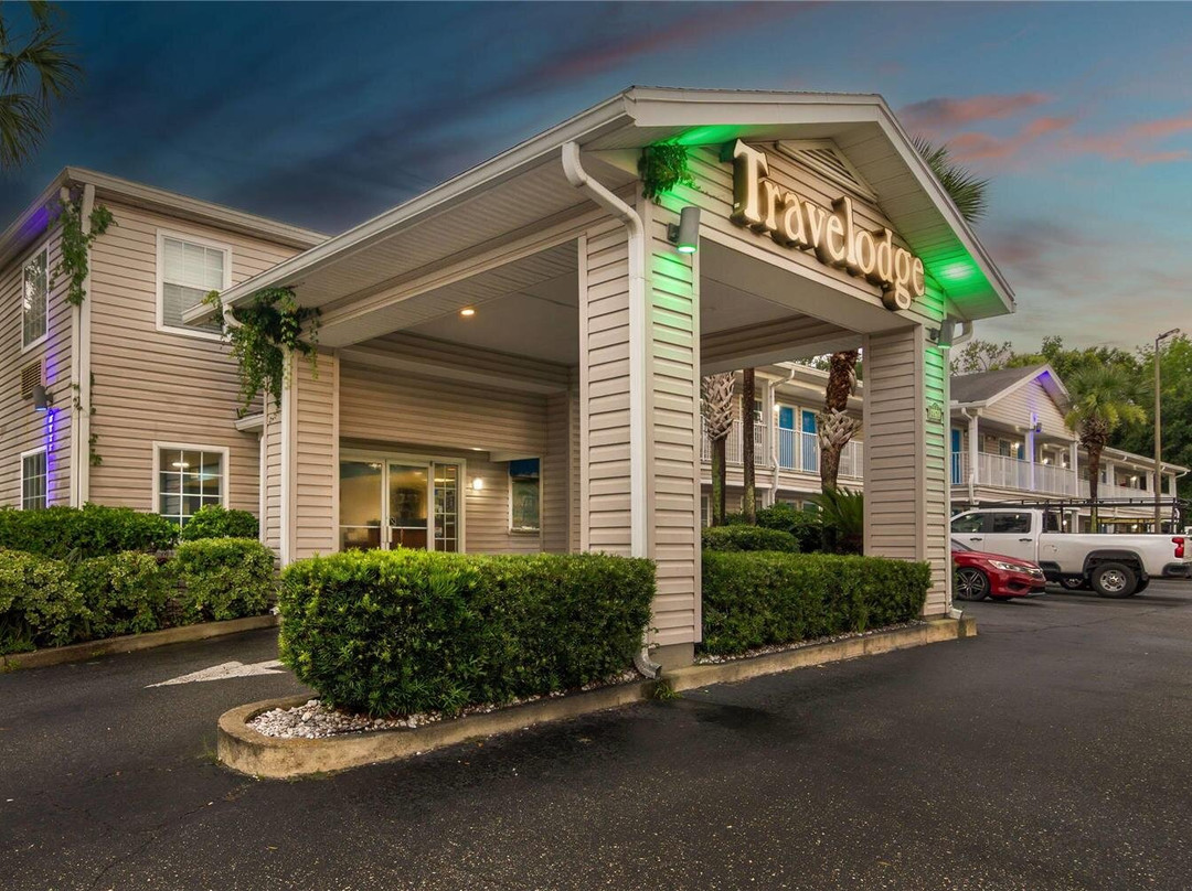 Travelodge Suites by Wyndham MacClenny