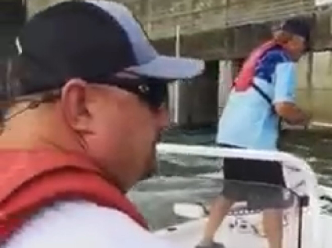 Fishing with Bo-勒努瓦市必去景点