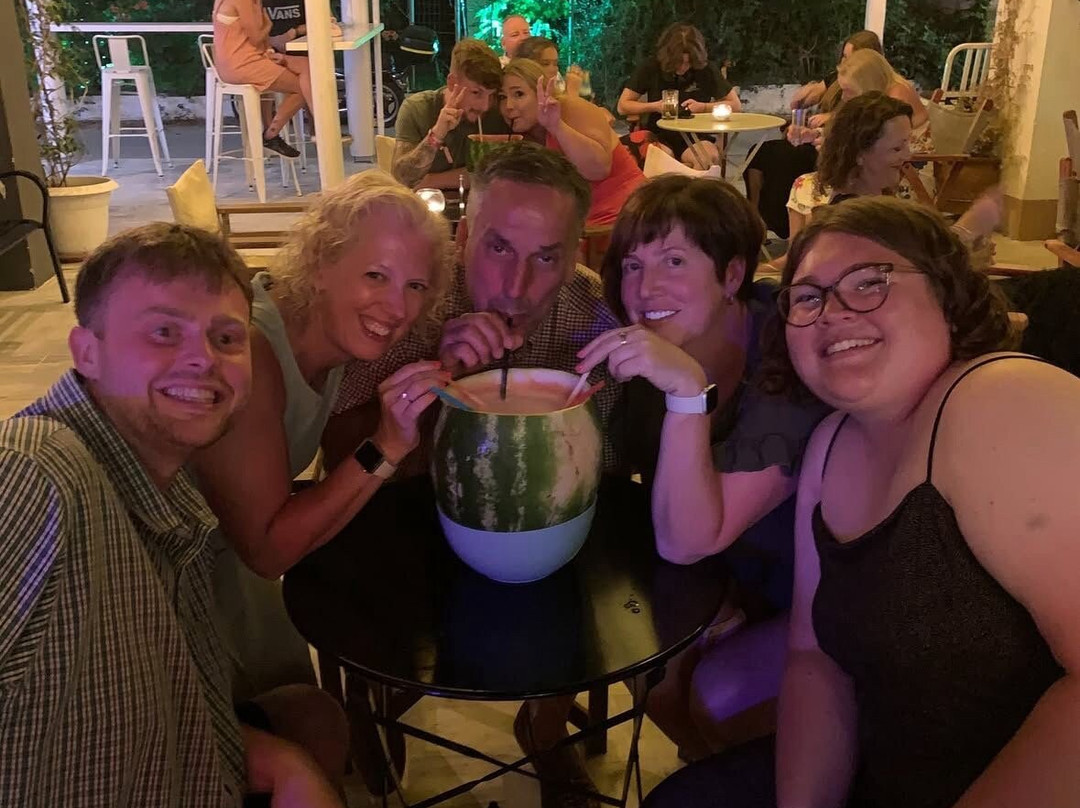 Black and White-Kavos必去景点