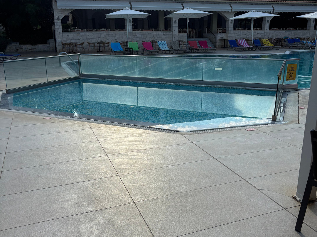 Portes Beach Hotel主图