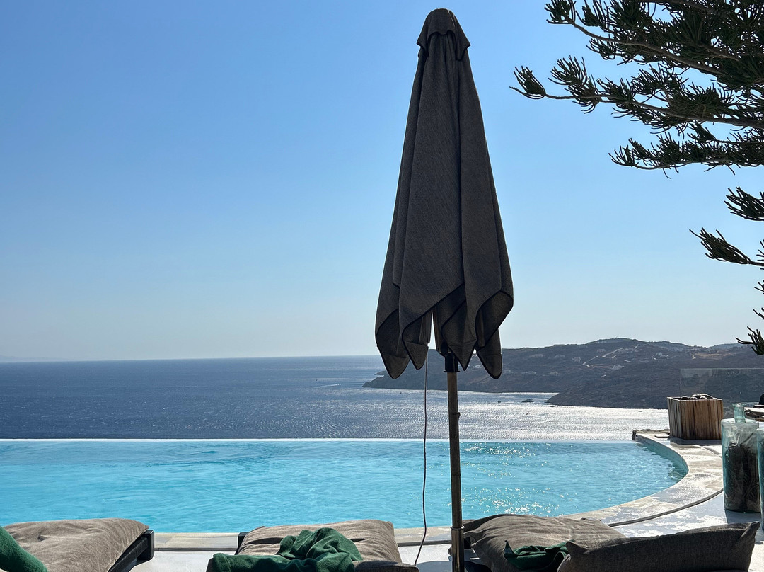 迈肯恩乌托比亚度假村主图