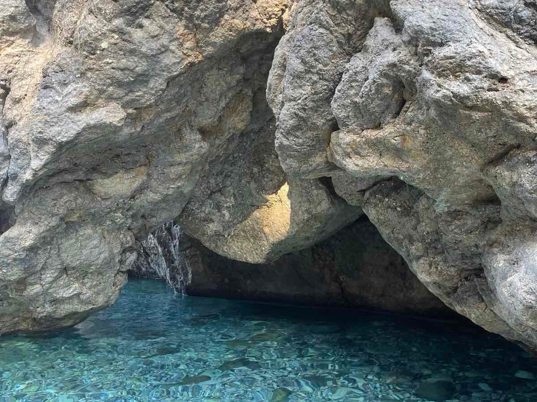 Foneas Beach-Kardamili必去景点