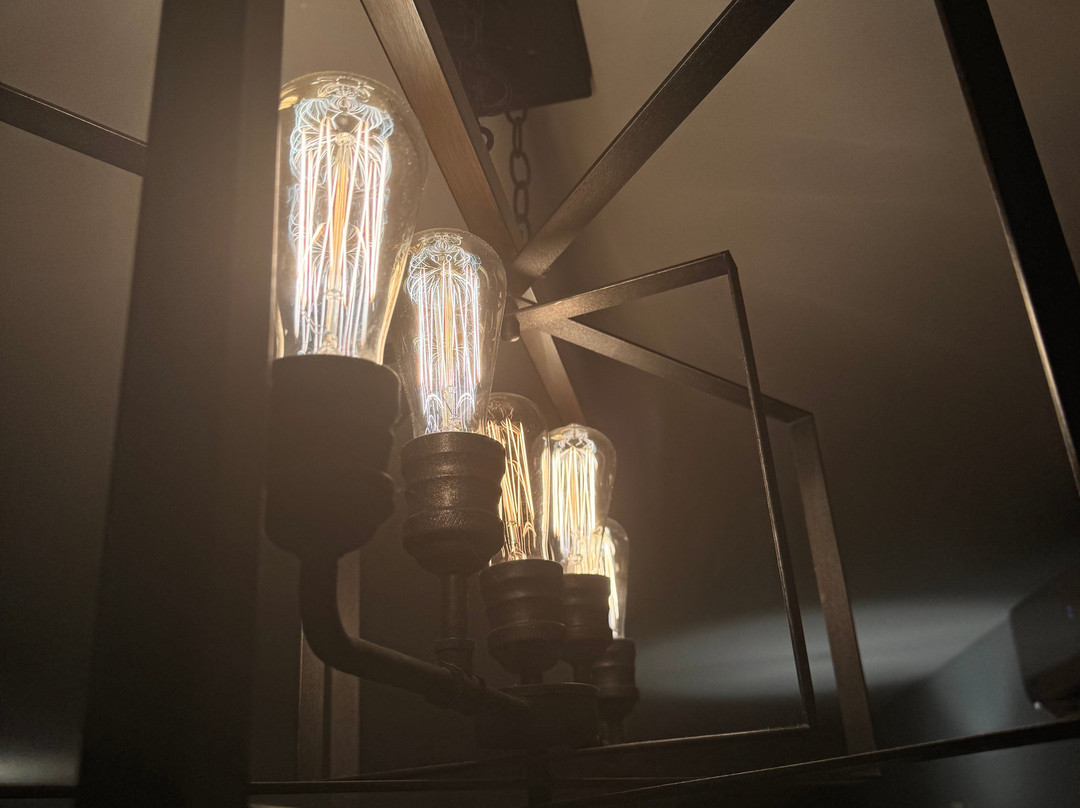 The Warren Lodge主图