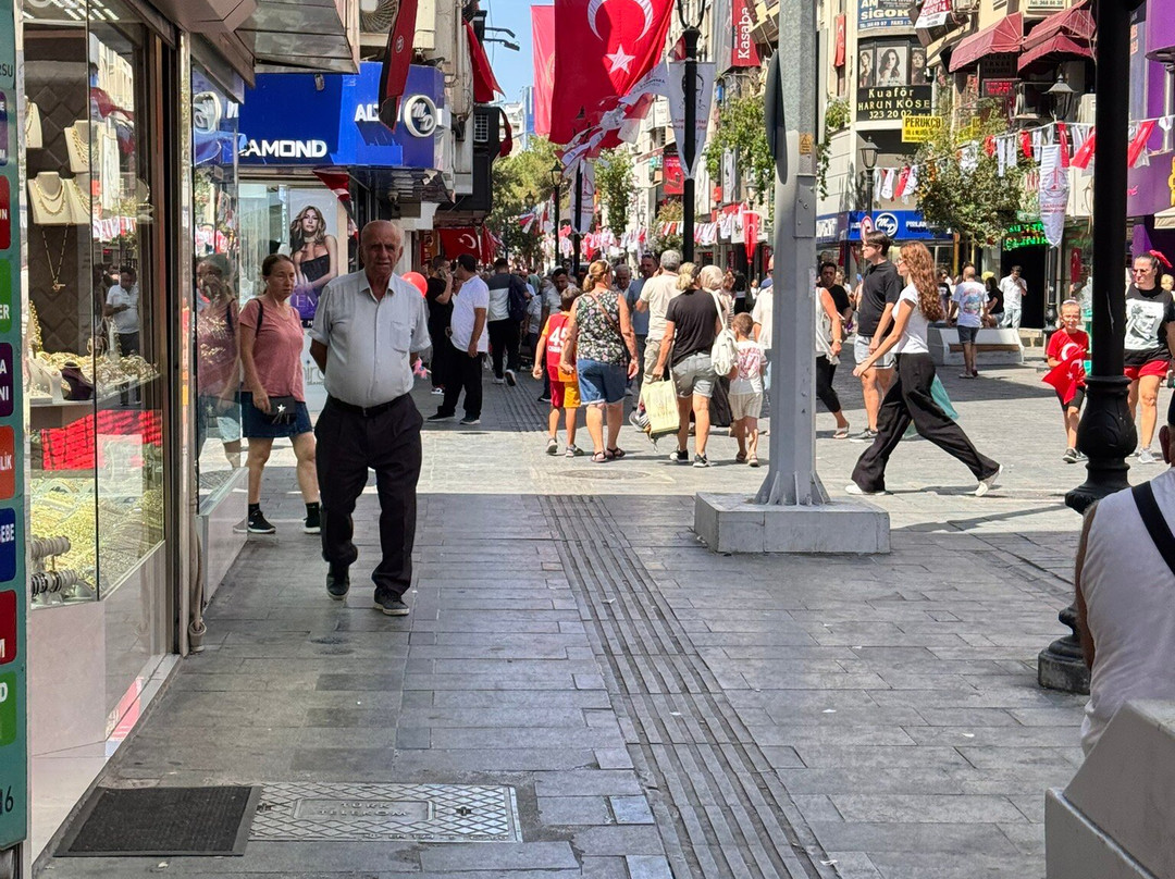 Karsiyaka Carsisi-伊兹密尔必去景点